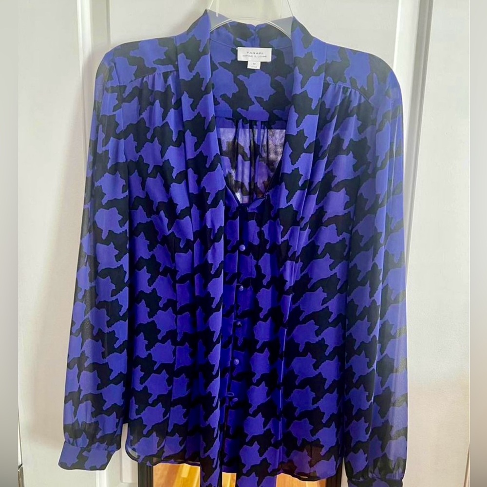 Tahari Women's Blouse Size Medium